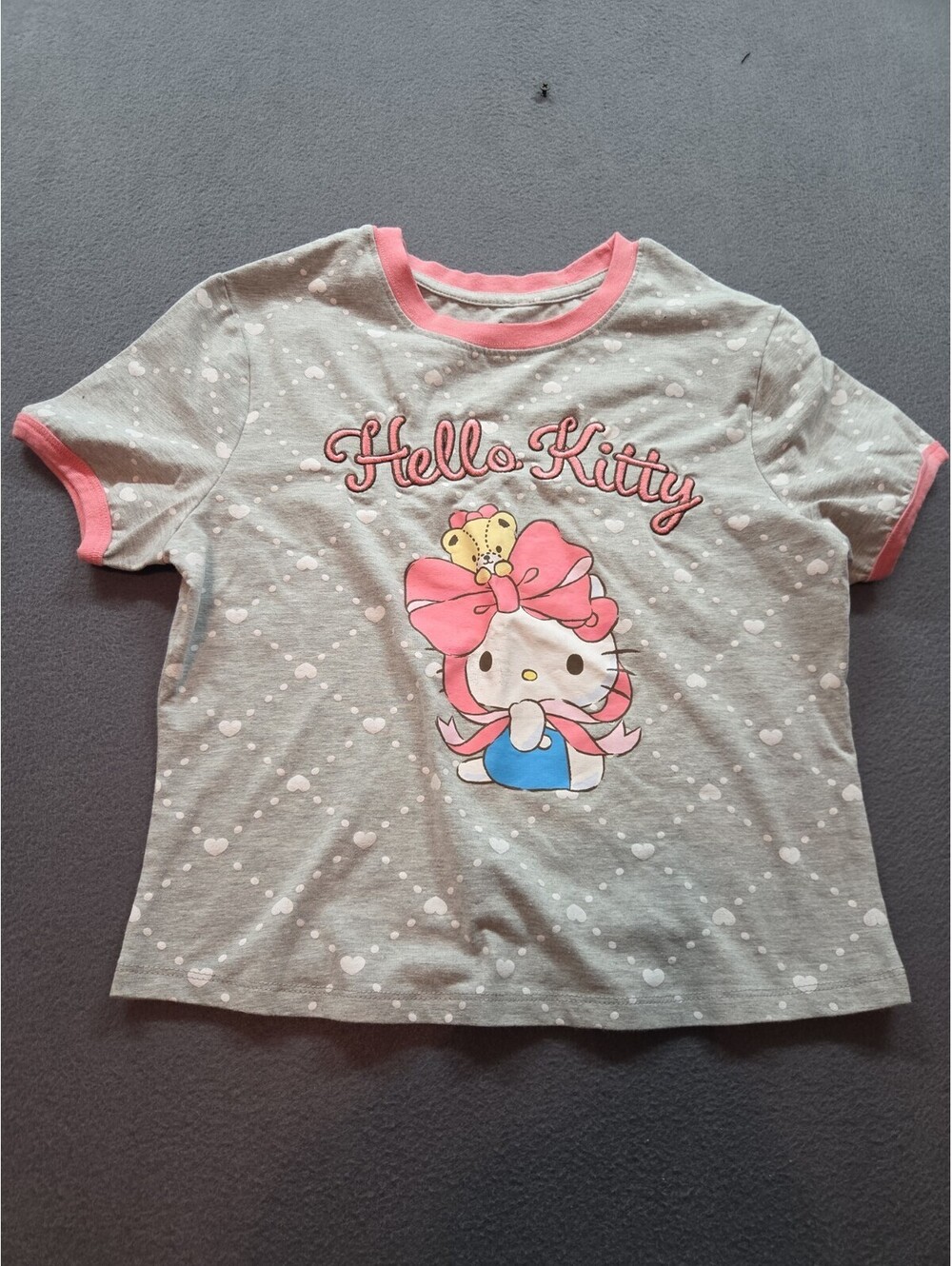 girl's gray t-shirt by Hello Kitty size M